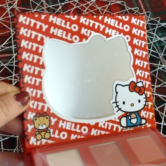 Hello Kitty Shimmery Eye Shadow Palette with Mirror and Brush NWT - Picture 6 of 14